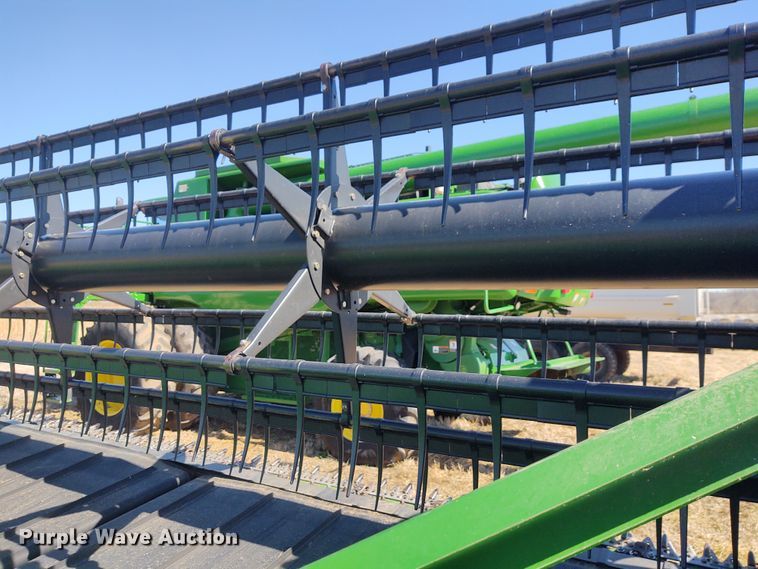 image for item FY9941 2013 John Deere 635FD  flex draper head