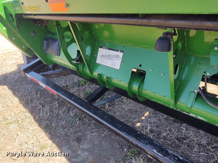 image for item FY9941 2013 John Deere 635FD  flex draper head