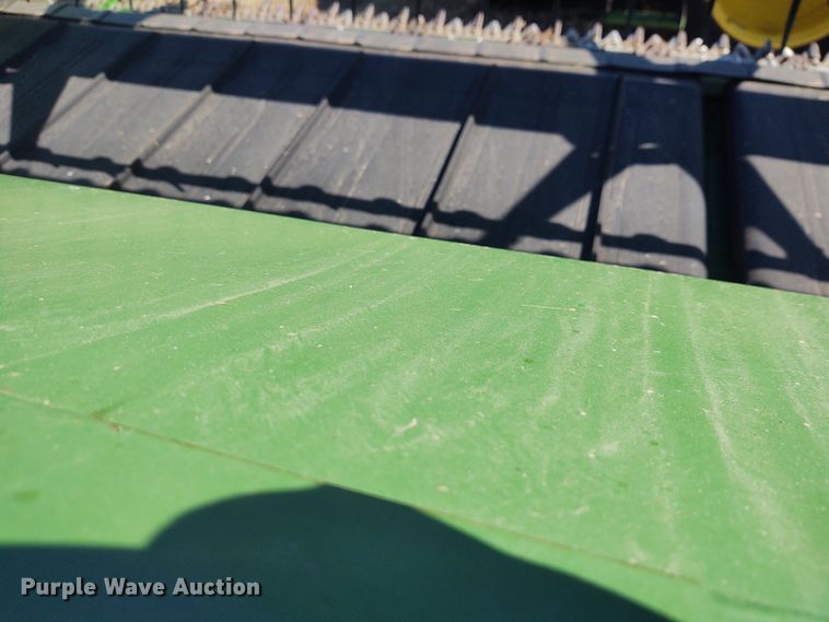 image for item FY9941 2013 John Deere 635FD  flex draper head