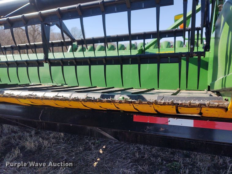 image for item FY9941 2013 John Deere 635FD  flex draper head
