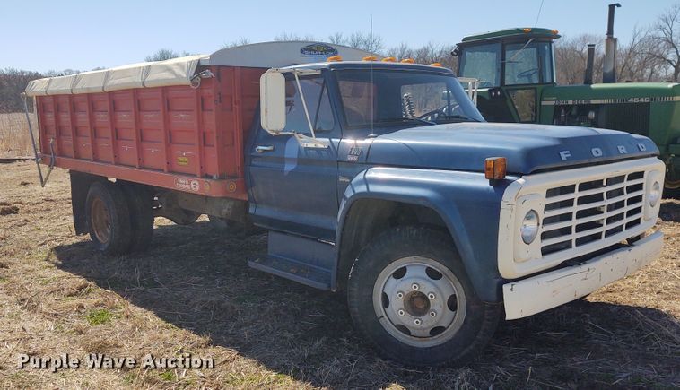 image for item FY9944 1979 Ford F600  grain truck