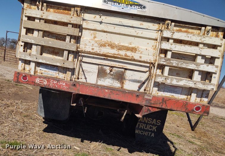image for item FY9944 1979 Ford F600  grain truck