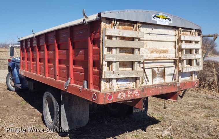 image for item FY9944 1979 Ford F600  grain truck