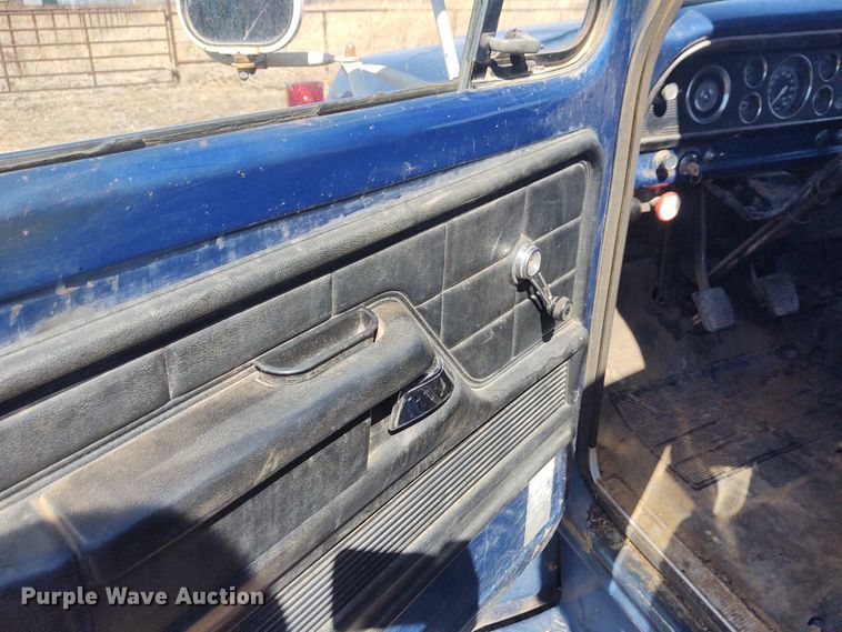 image for item FY9944 1979 Ford F600  grain truck