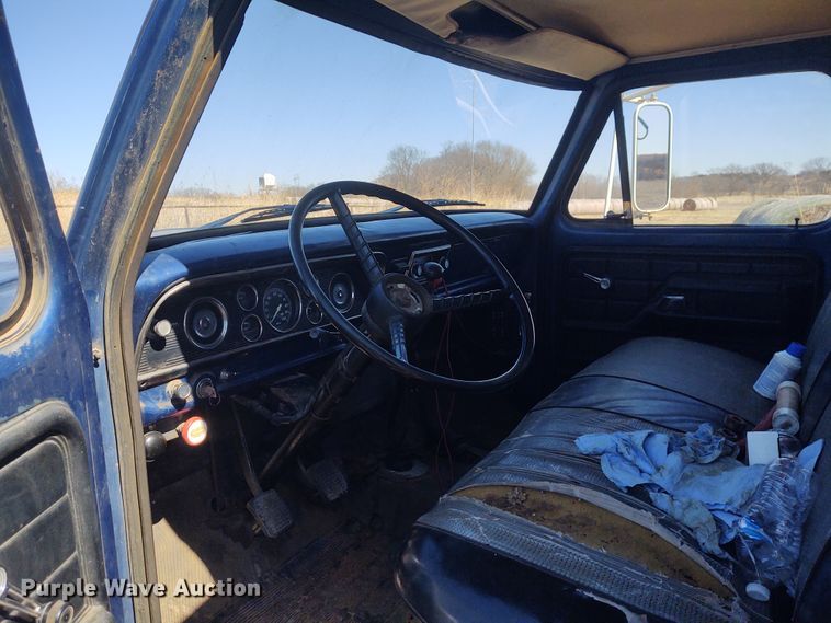 image for item FY9944 1979 Ford F600  grain truck