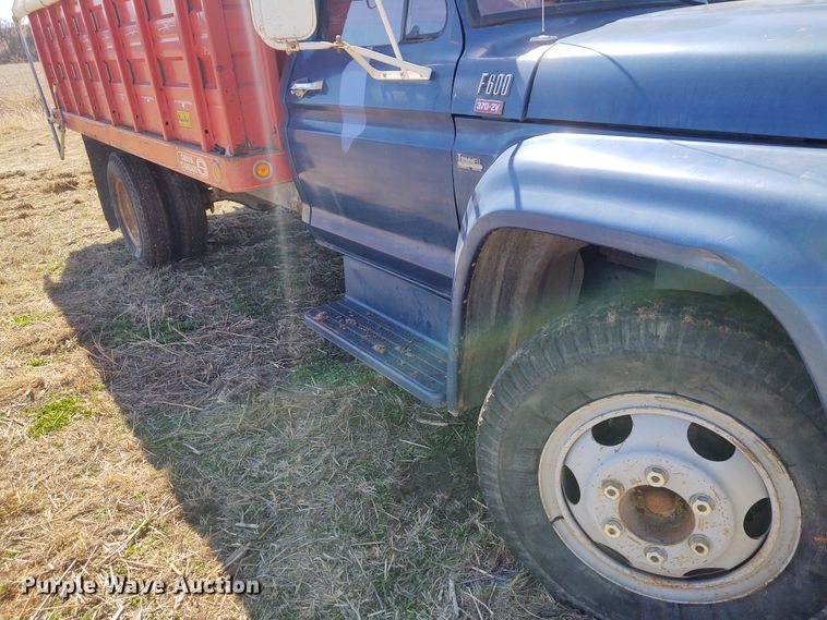 image for item FY9944 1979 Ford F600  grain truck