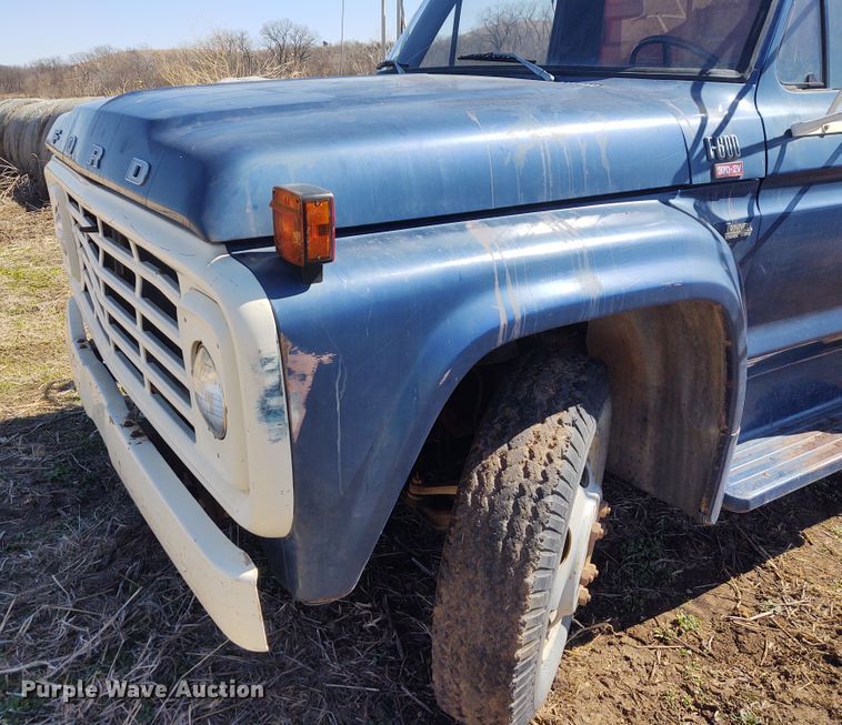 image for item FY9944 1979 Ford F600  grain truck