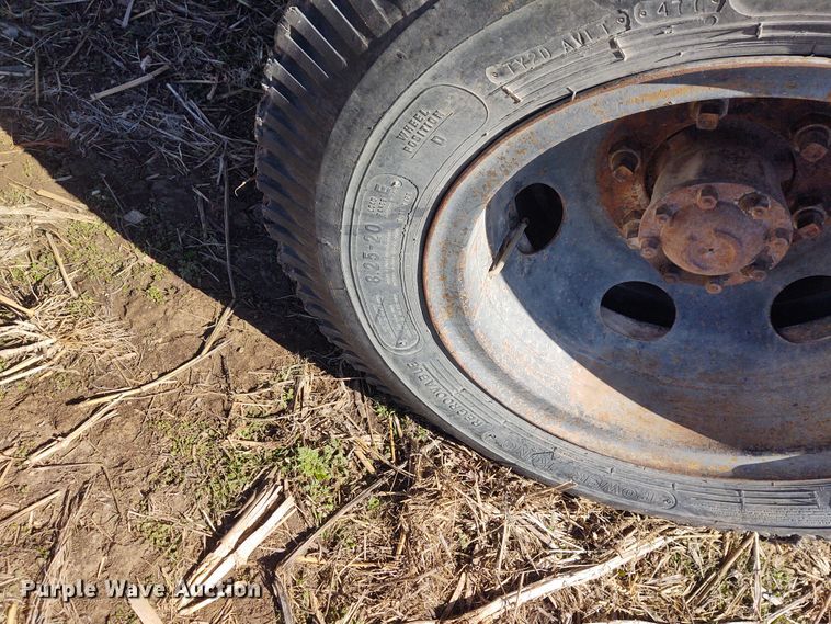 image for item FY9944 1979 Ford F600  grain truck