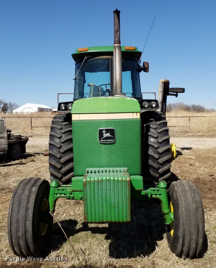 image for item FY9945 1982 John Deere 4640  tractor