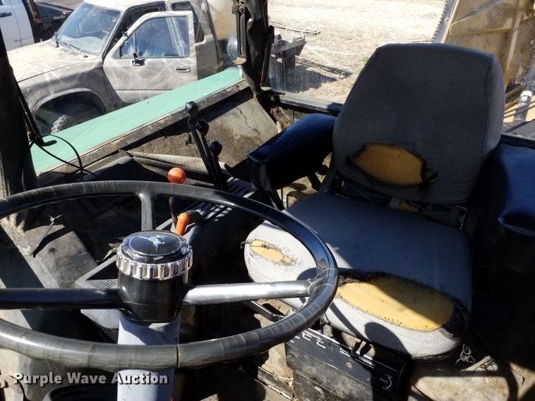 image for item FY9945 1982 John Deere 4640  tractor