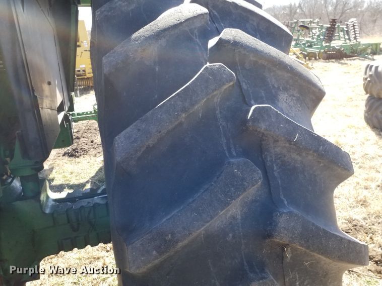 image for item FY9945 1982 John Deere 4640  tractor