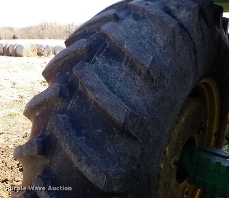 image for item FY9945 1982 John Deere 4640  tractor