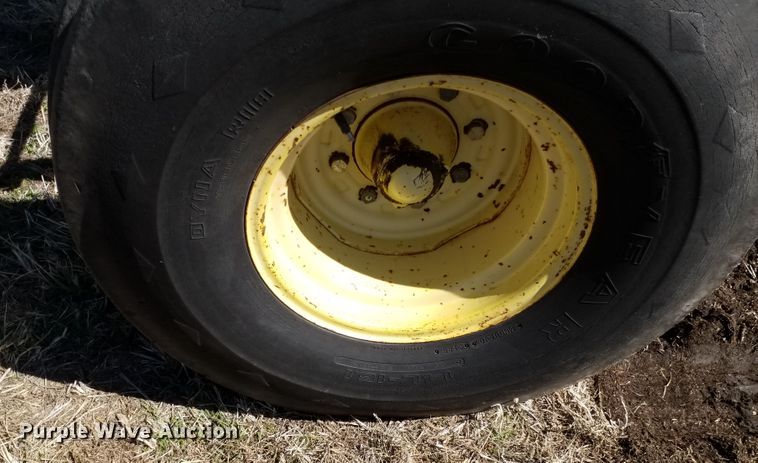 image for item FY9945 1982 John Deere 4640  tractor