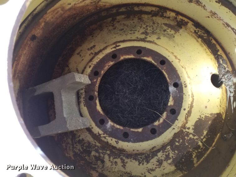 image for item FY9945 1982 John Deere 4640  tractor