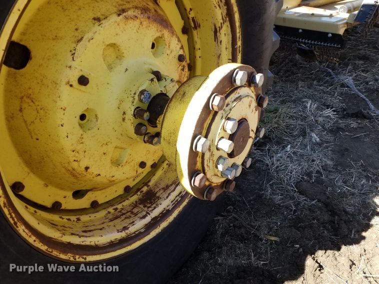 image for item FY9945 1982 John Deere 4640  tractor