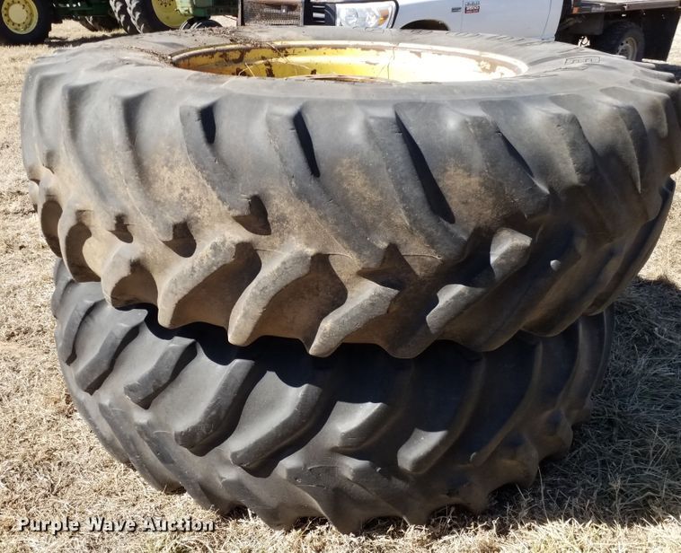 image for item FY9945 1982 John Deere 4640  tractor