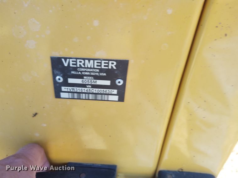 image for item FY9947 2012 Vermeer 605 Super M  round baler