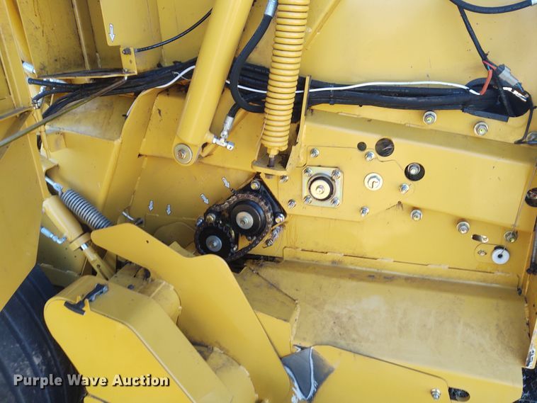 image for item FY9947 2012 Vermeer 605 Super M  round baler