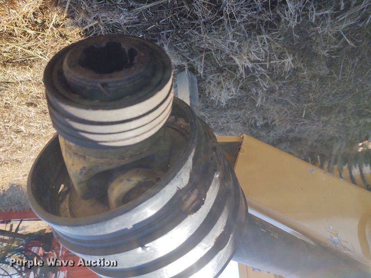 image for item FY9947 2012 Vermeer 605 Super M  round baler