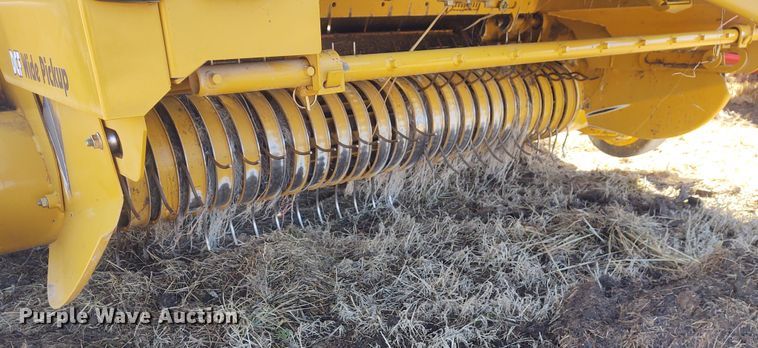 image for item FY9947 2012 Vermeer 605 Super M  round baler