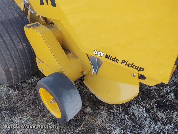 image for item FY9947 2012 Vermeer 605 Super M  round baler