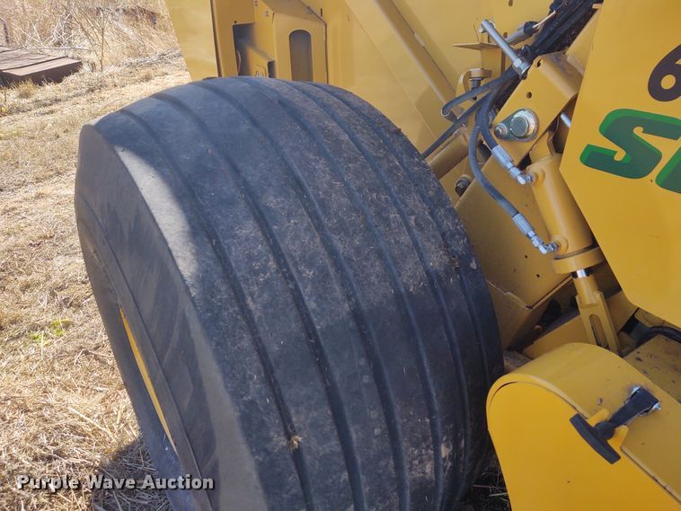 image for item FY9947 2012 Vermeer 605 Super M  round baler