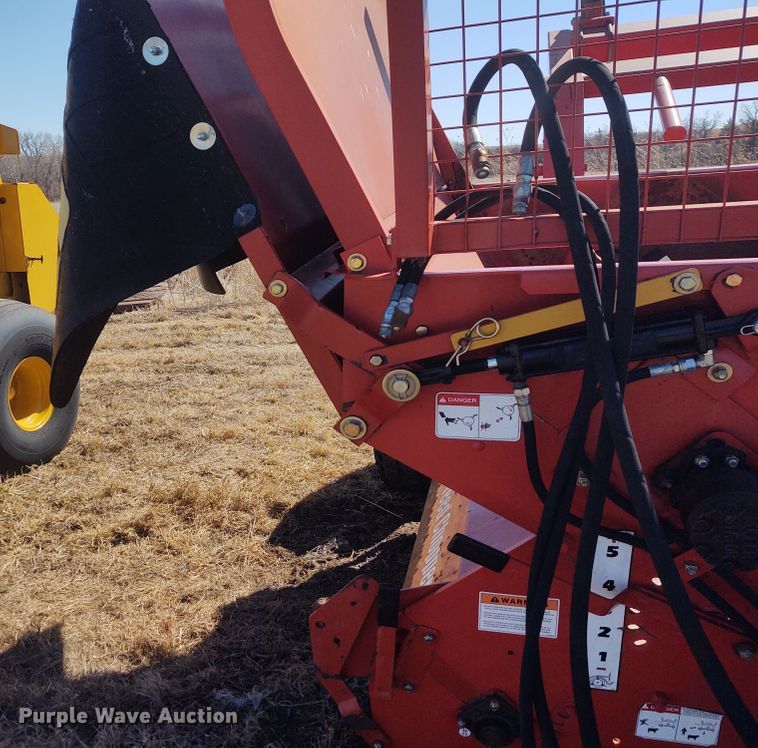 image for item FY9948 Highline CFR650 bale processor