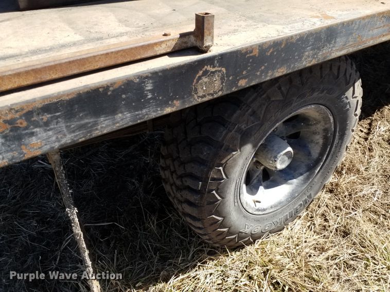 image for item FY9950 1992 Toyota  flatbed pickup truck