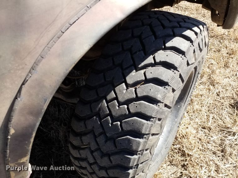 image for item FY9950 1992 Toyota  flatbed pickup truck