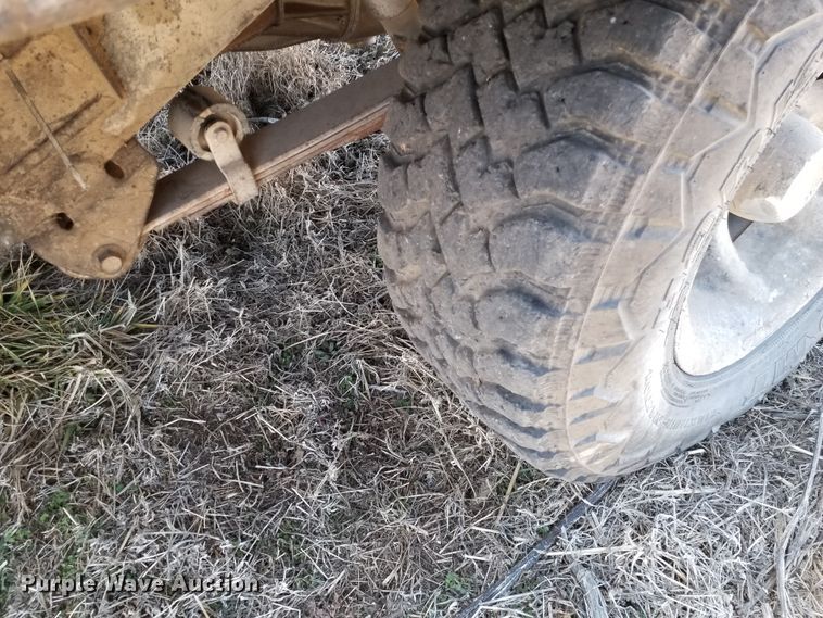 image for item FY9950 1992 Toyota  flatbed pickup truck