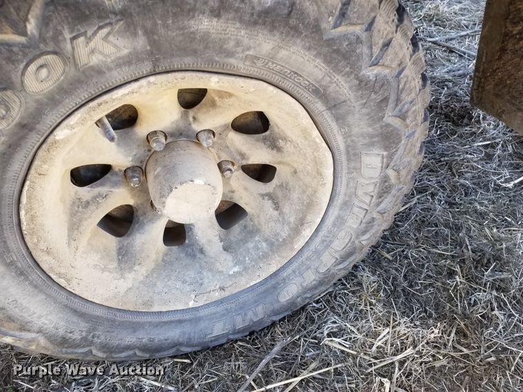 image for item FY9950 1992 Toyota  flatbed pickup truck