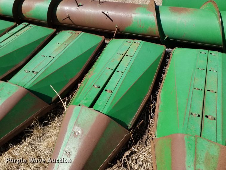 image for item FY9953 John Deere 653A  all-crop head