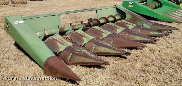 image for item FY9954 John Deere  corn head