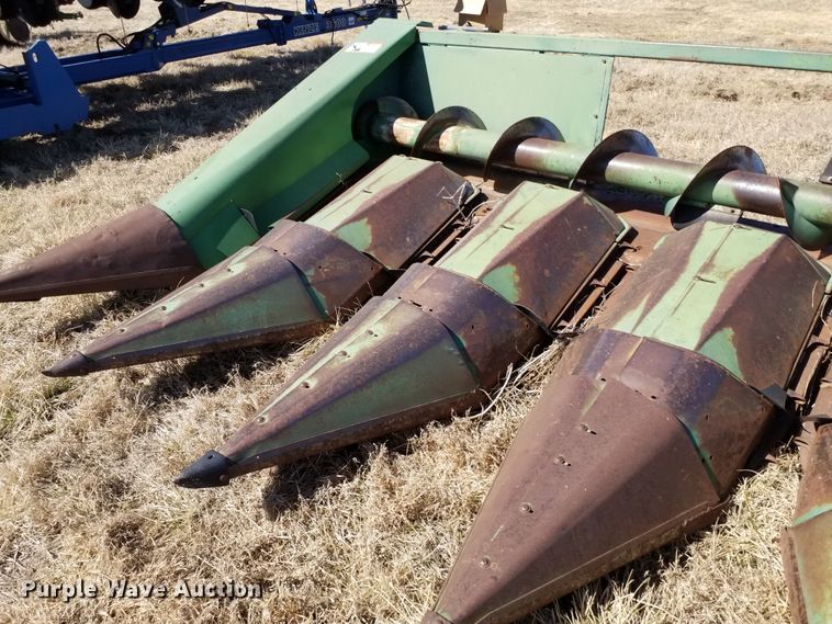 image for item FY9954 John Deere  corn head