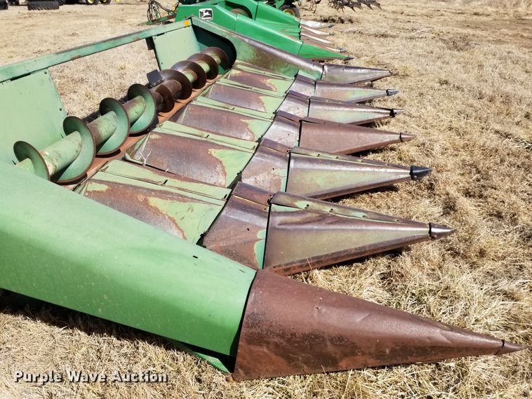 image for item FY9954 John Deere  corn head