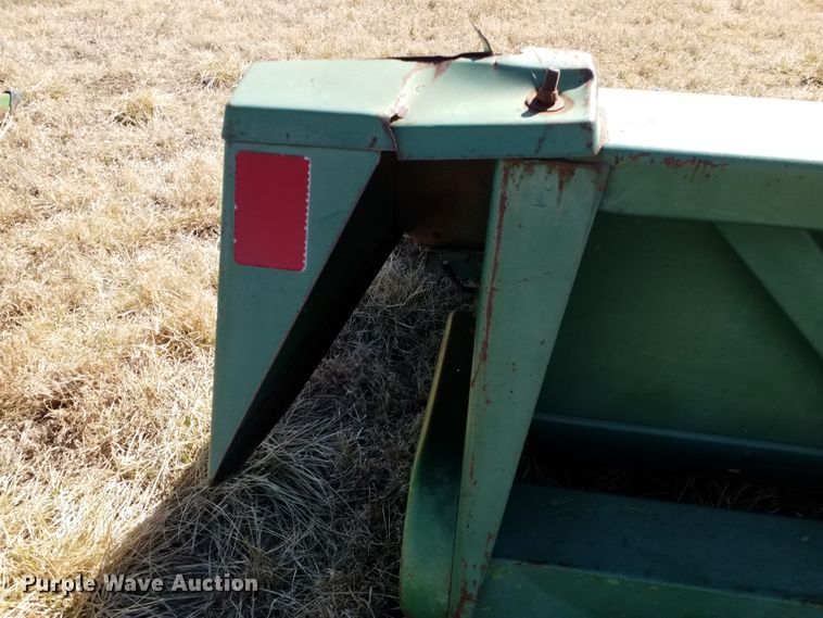 image for item FY9954 John Deere  corn head