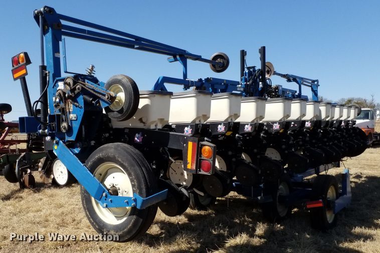 image for item FY9955 Kinze 3600  split row planter
