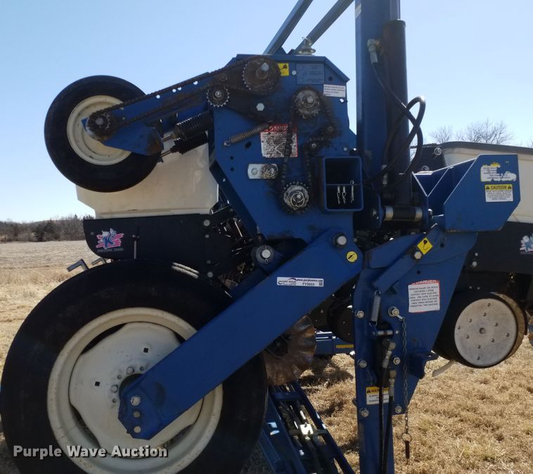 image for item FY9955 Kinze 3600  split row planter
