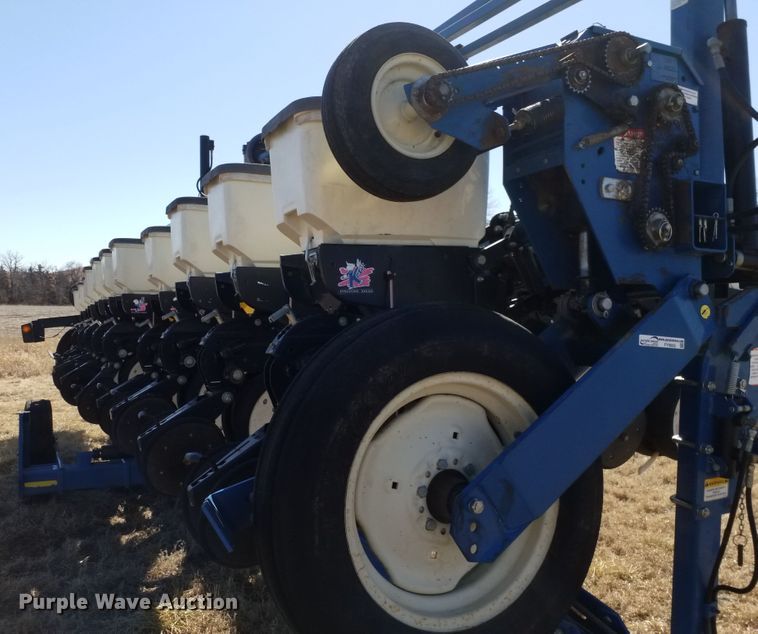 image for item FY9955 Kinze 3600  split row planter