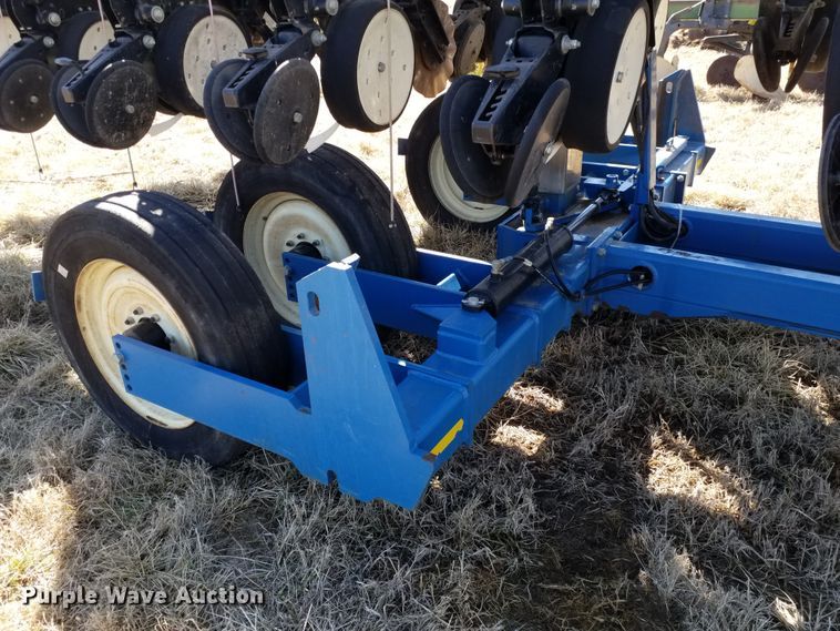 image for item FY9955 Kinze 3600  split row planter