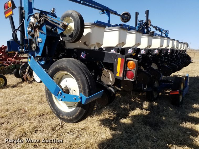 image for item FY9955 Kinze 3600  split row planter