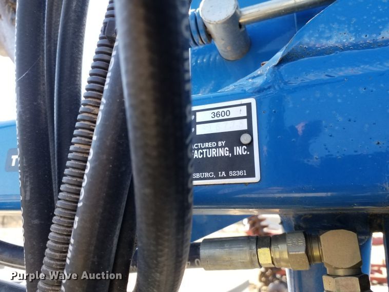 image for item FY9955 Kinze 3600  split row planter