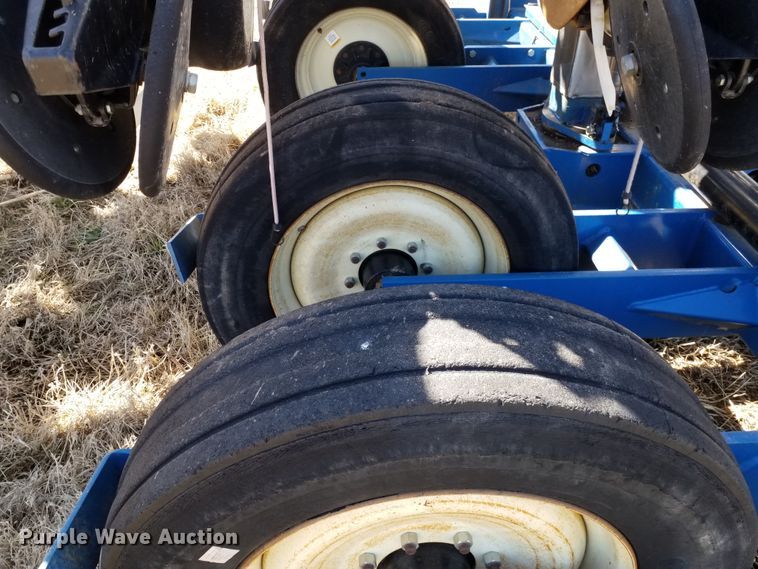 image for item FY9955 Kinze 3600  split row planter