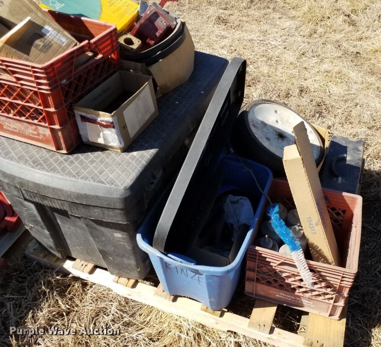 image for item FY9955 Kinze 3600  split row planter