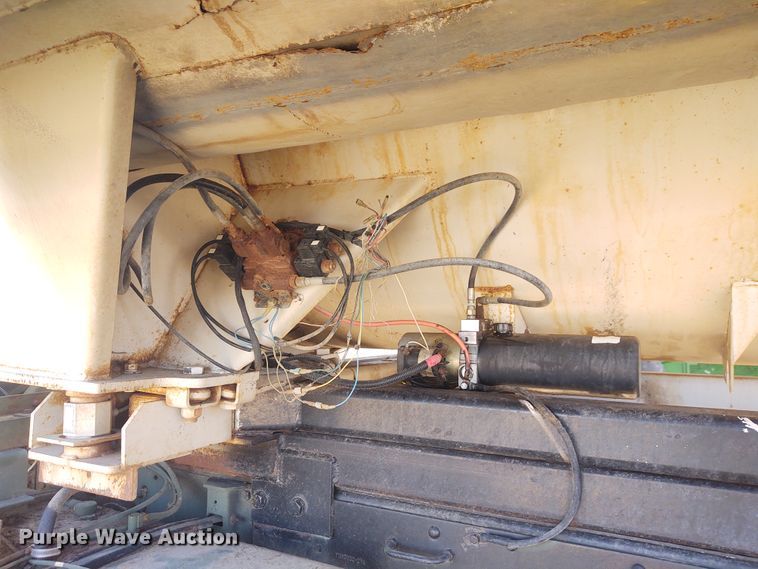 image for item FY9962 1983 Am General M934  feed mixer truck