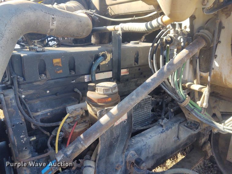 image for item FY9964 1992 White GMC WG  semi truck