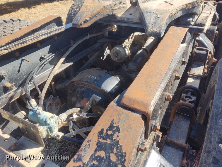 image for item FY9964 1992 White GMC WG  semi truck