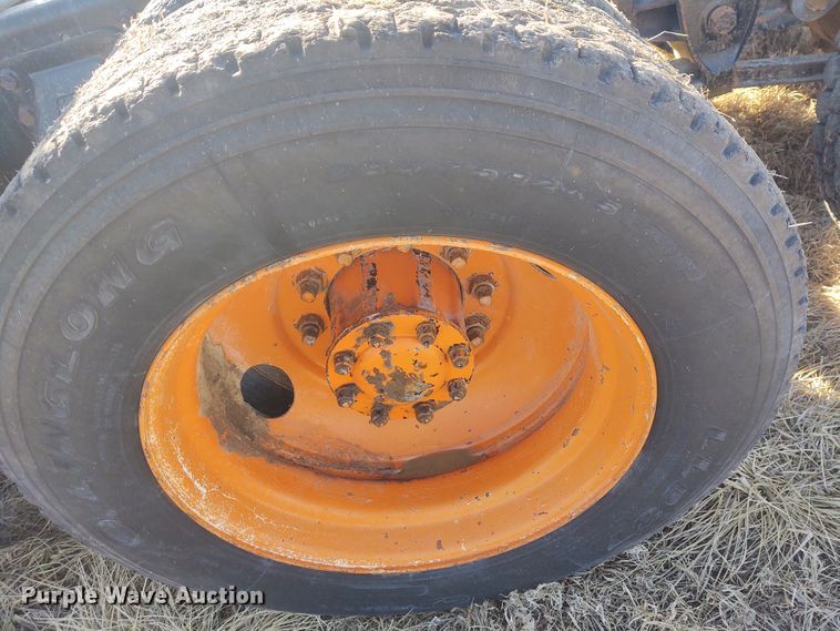 image for item FY9964 1992 White GMC WG  semi truck