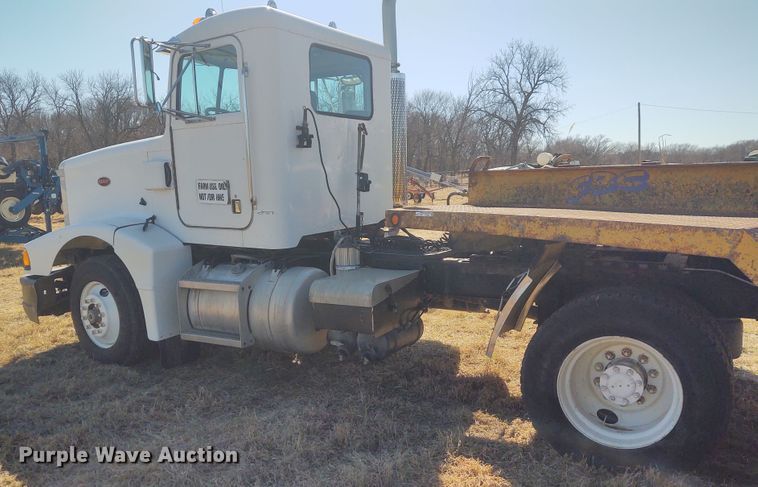 image for item FY9965 1990 Peterbilt 377  semi truck