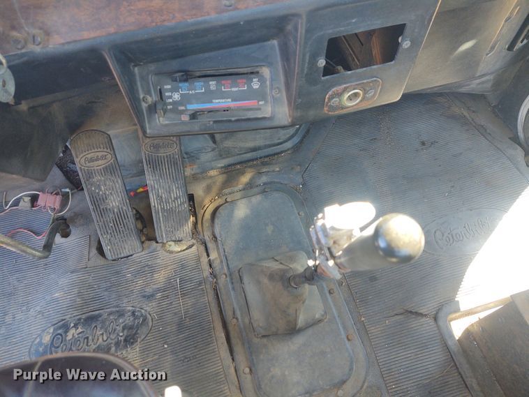 image for item FY9965 1990 Peterbilt 377  semi truck